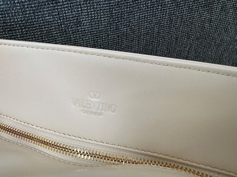 Effortless Valentino Satchel Bags 59767