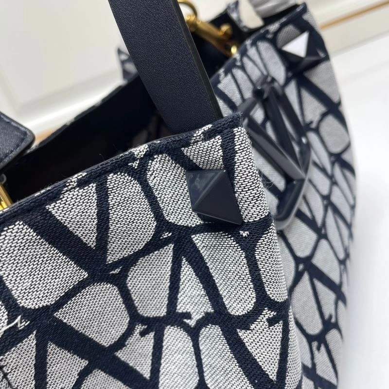 SmoothTexture Valentino Shopping Bags 86780
