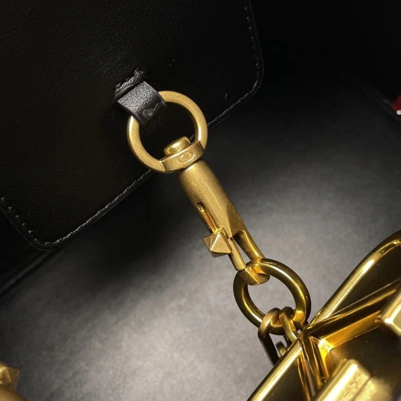 Sporty Valentino Shopping Bags 86770