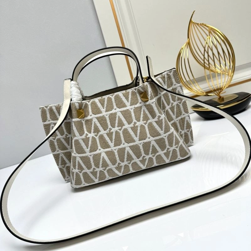 Valentino Shopping Bags SmoothTexture 86716