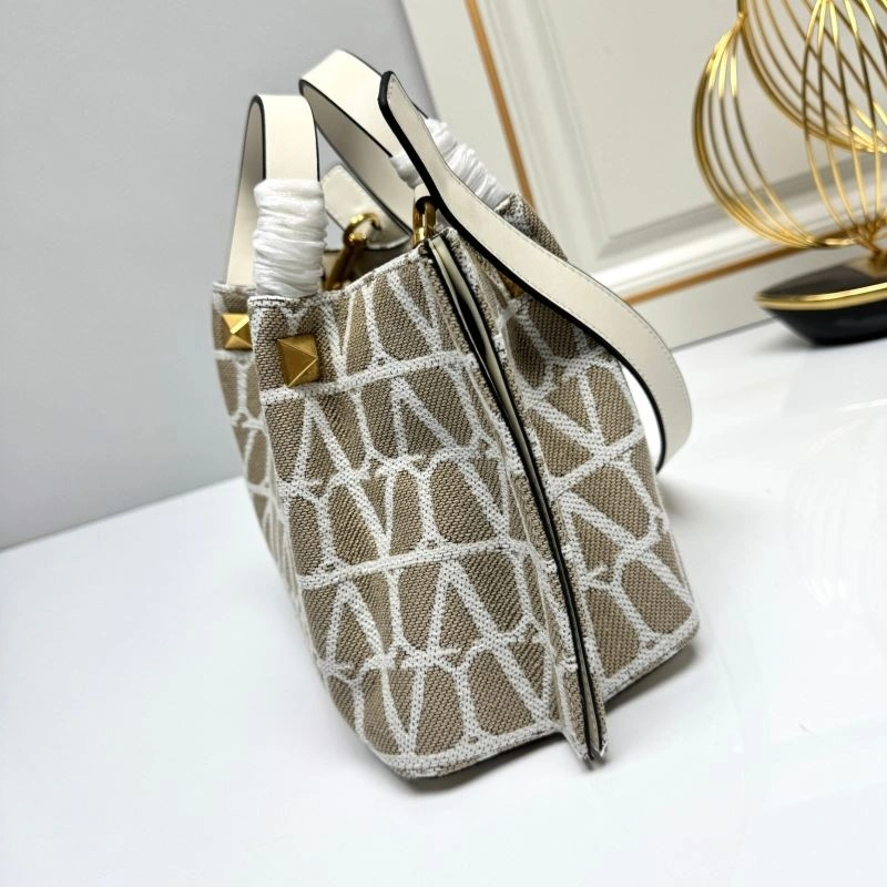 Valentino Shopping Bags SmoothTexture 86716