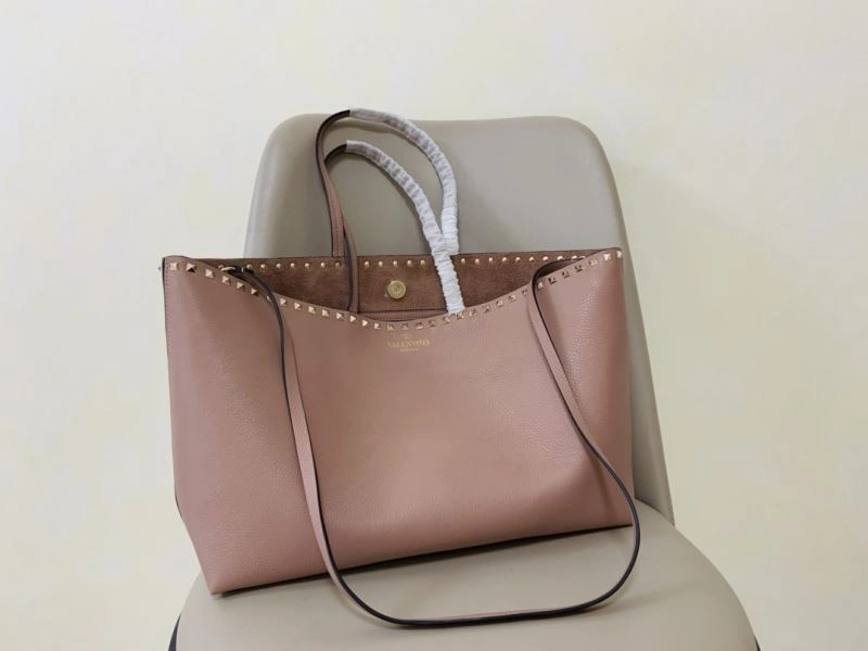Trendsetting Valentino Shopping Bags 59614