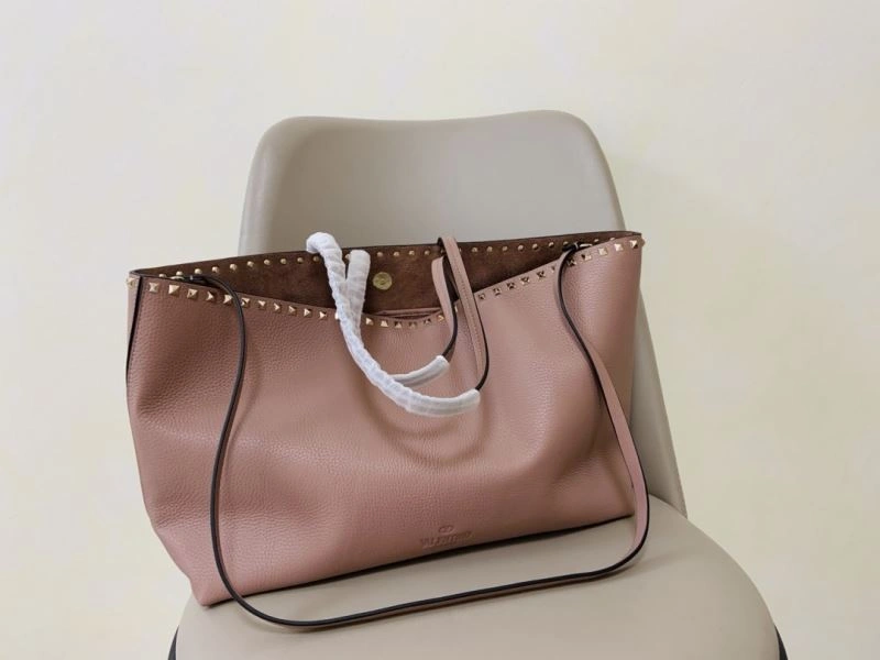Trendsetting Valentino Shopping Bags 59614