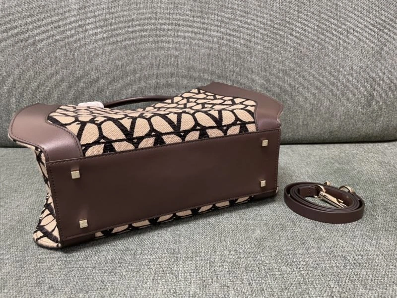 Versatile Valentino Shopping Bags 59599