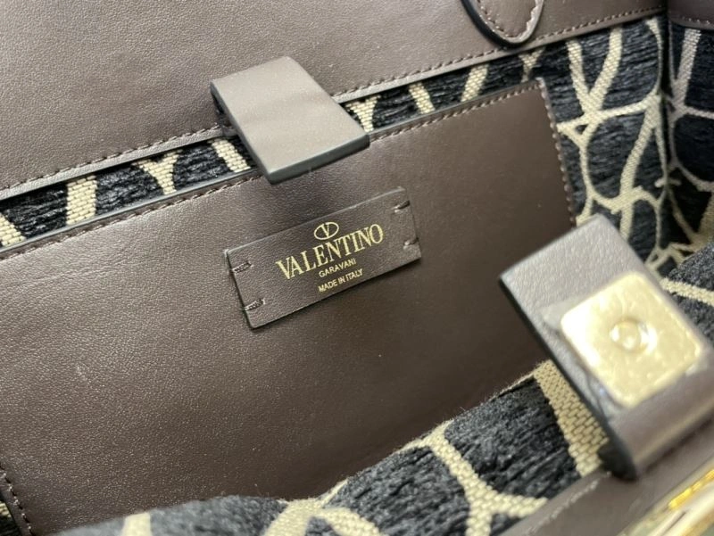 Versatile Valentino Shopping Bags 59599