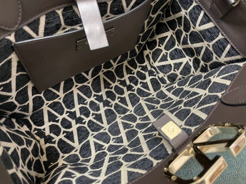 Versatile Valentino Shopping Bags 59599