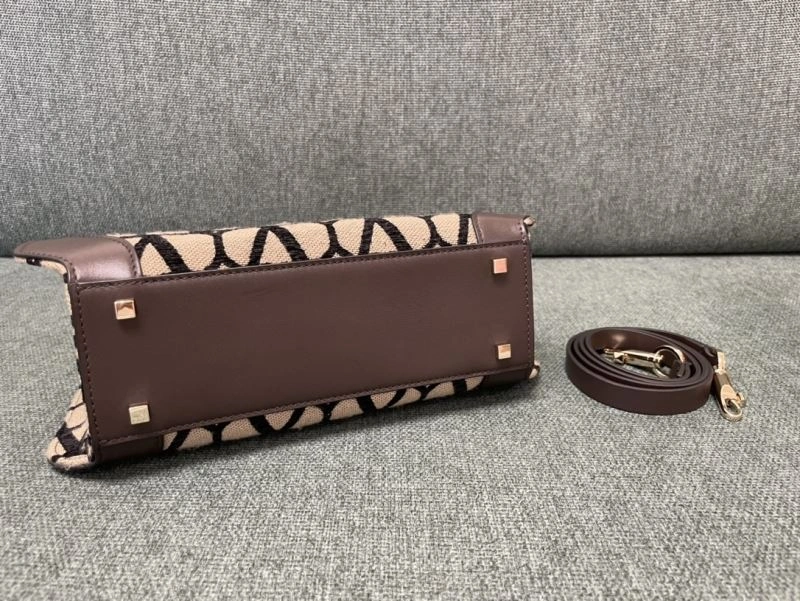 Valentino Shopping Bags Affordable 59596
