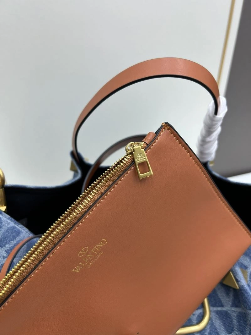Valentino Shopping Bags WaterResistant 82001
