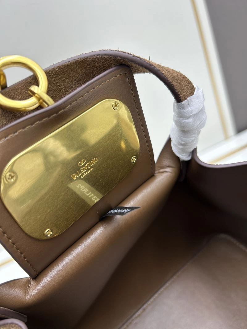 Effortless Valentino Shopping Bags 81986