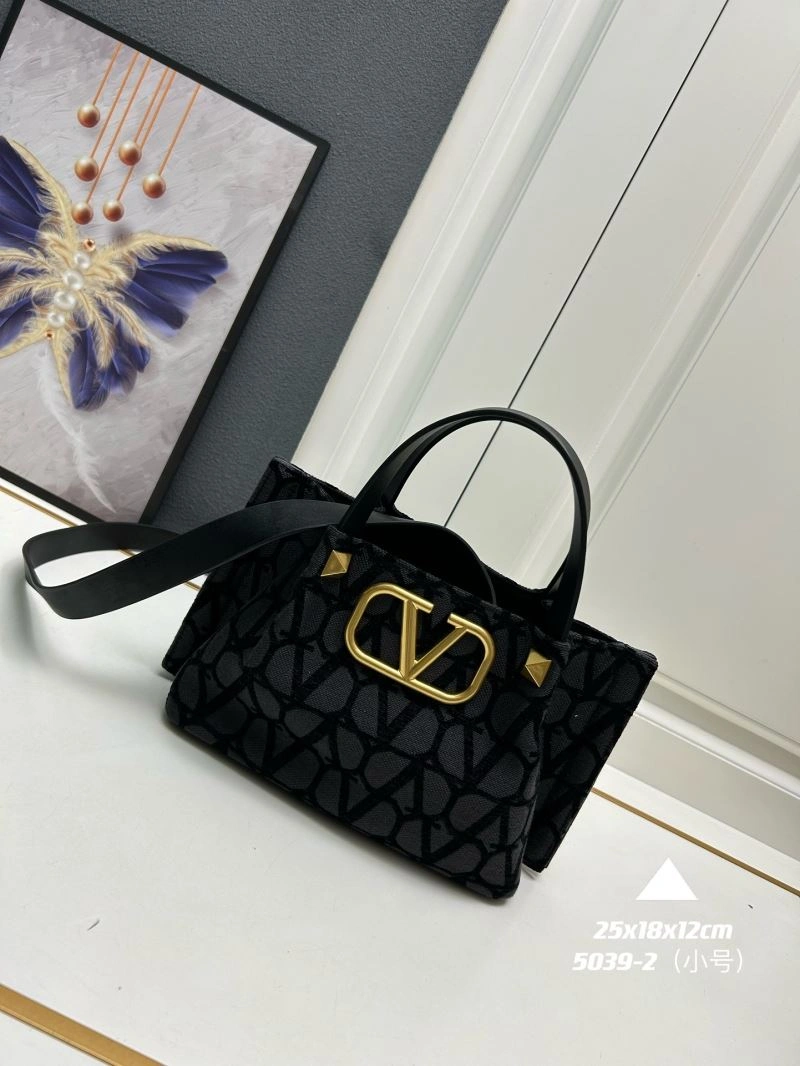 Sporty Valentino Shopping Bags 81966