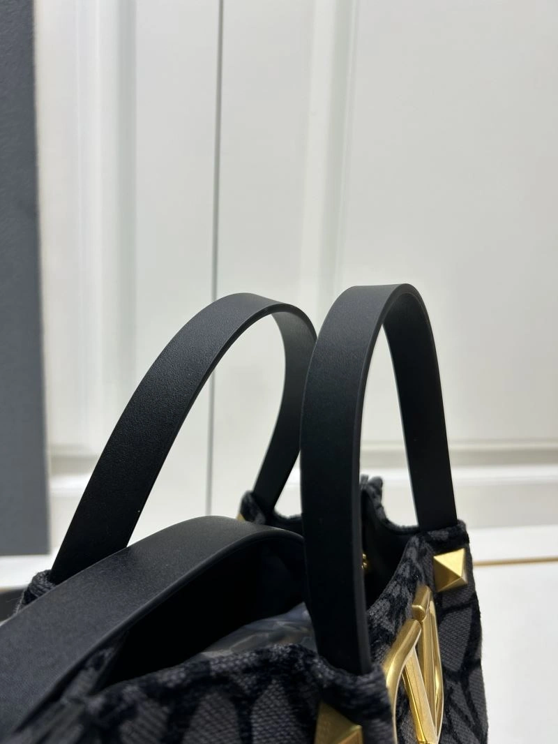 Sporty Valentino Shopping Bags 81966