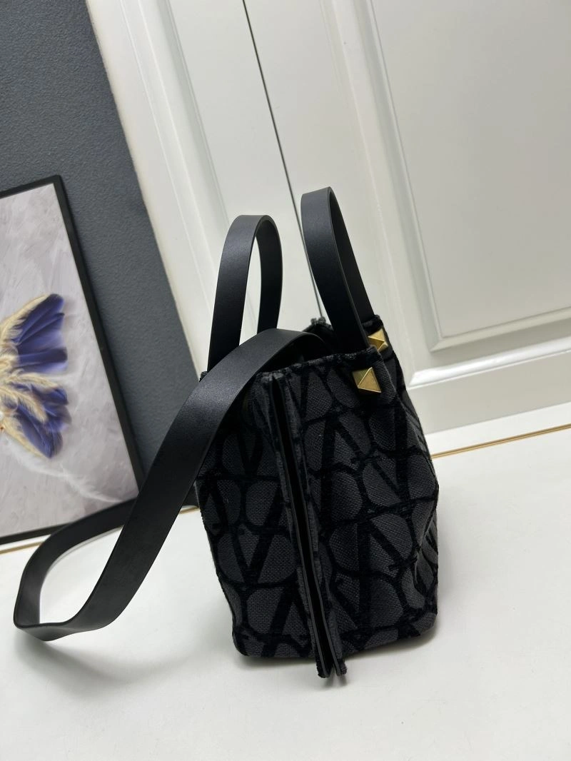 Sporty Valentino Shopping Bags 81966