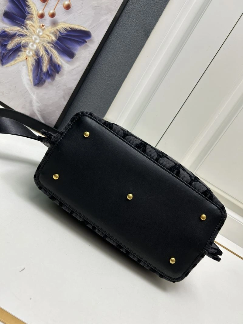 Sporty Valentino Shopping Bags 81966