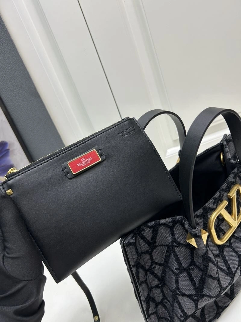 Sporty Valentino Shopping Bags 81966