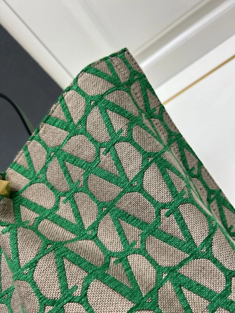 Bold Valentino Shopping Bags 81942