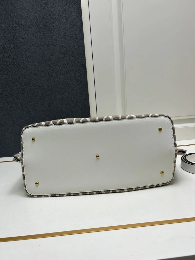 Valentino Shopping Bags Affordable 81973