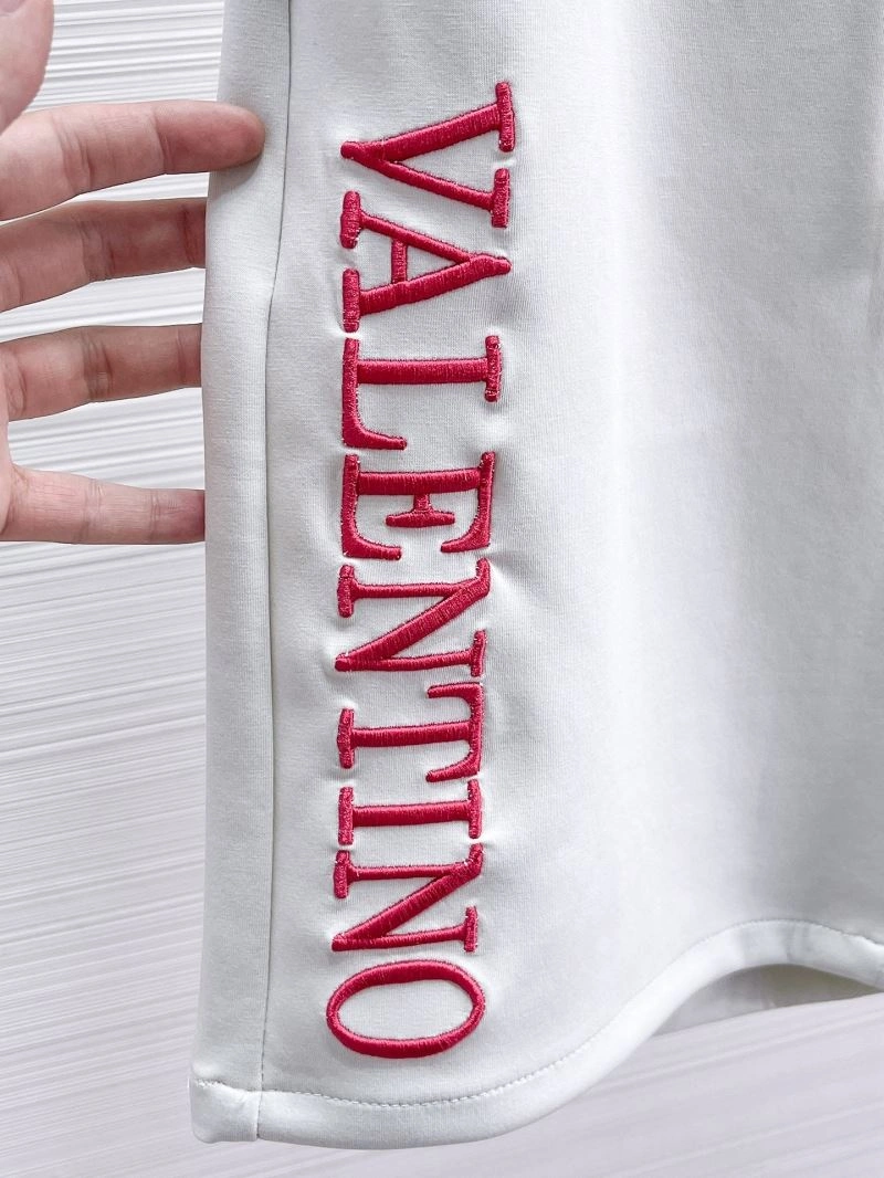 Chic Valentino Short Pants 174903