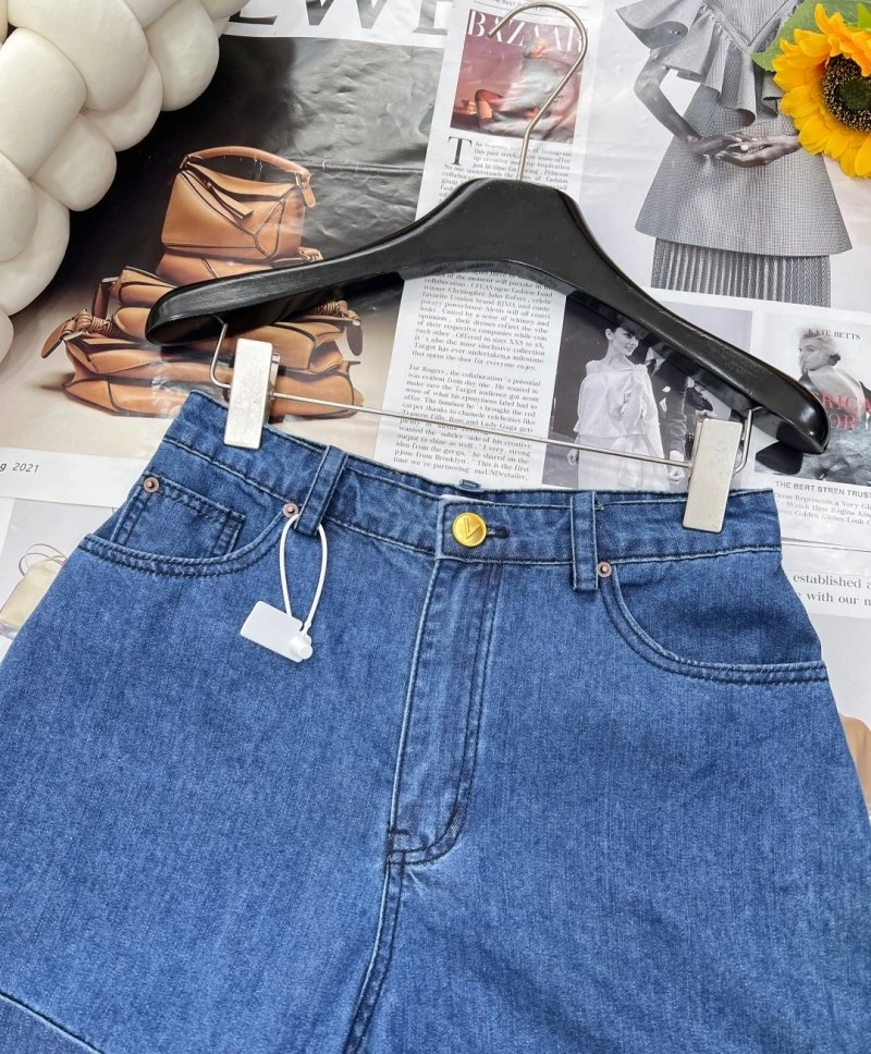 Unique Valentino Short Pants 174157