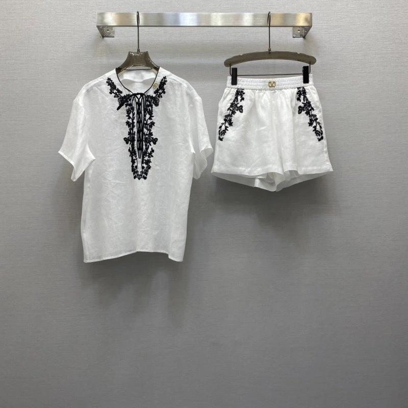 Cozy Valentino Short Suits 174463