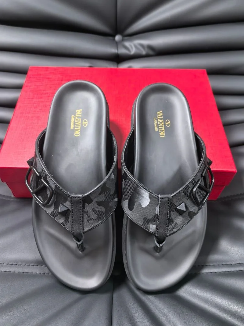 Valentino Slippers Fashionable 35786