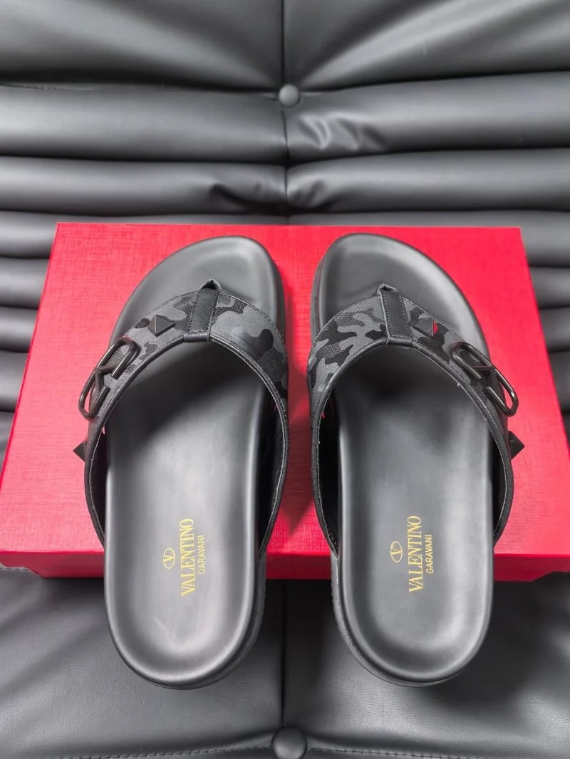 Valentino Slippers Fashionable 35786