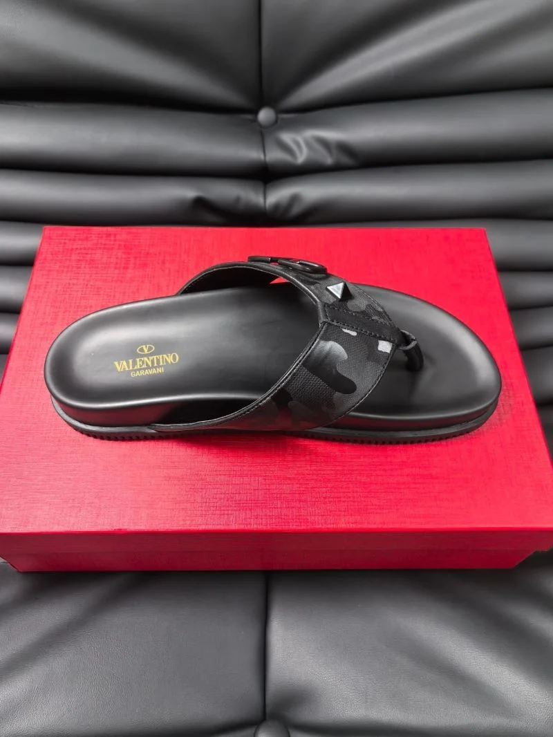 Valentino Slippers Fashionable 35786
