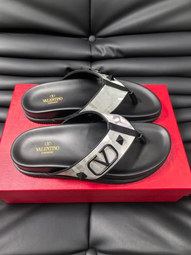 Valentino Slippers Elegant 35787