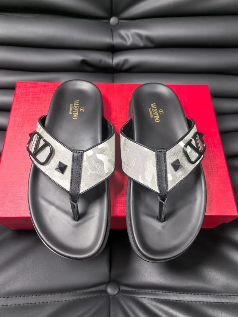 Valentino Slippers Elegant 35787