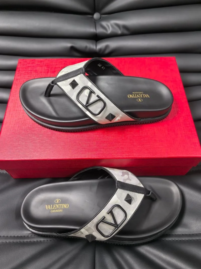 Valentino Slippers Elegant 35787