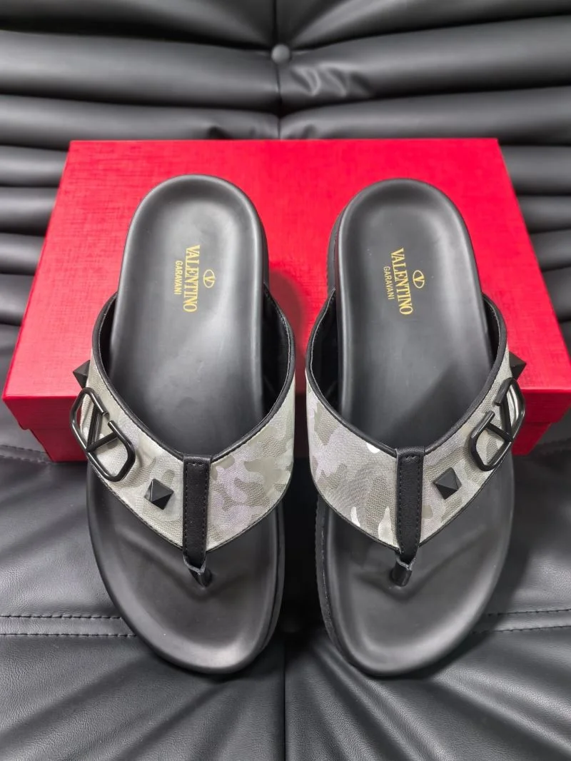 Valentino Slippers Elegant 35787