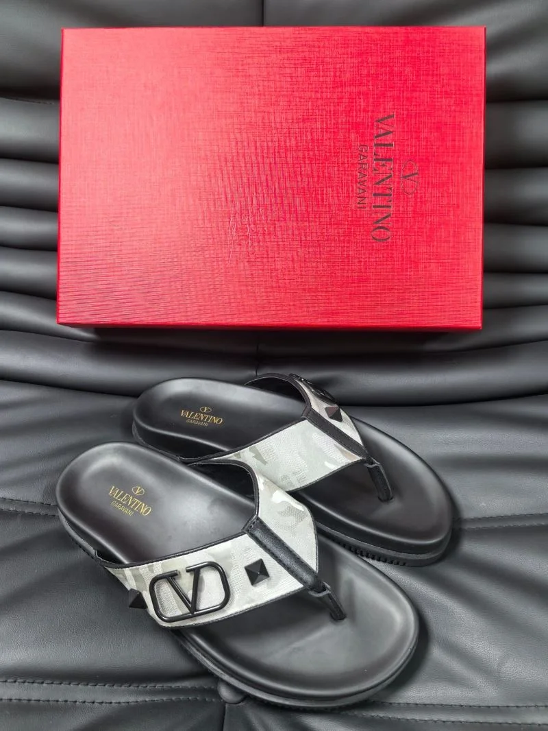 Valentino Slippers Elegant 35787