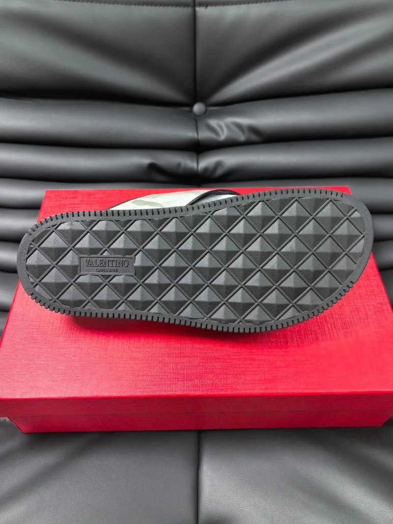 Valentino Slippers Elegant 35787