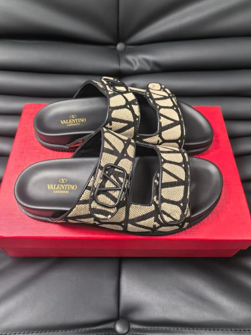 Valentino Slippers Durable 35777