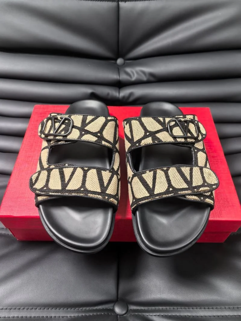 Valentino Slippers Durable 35777