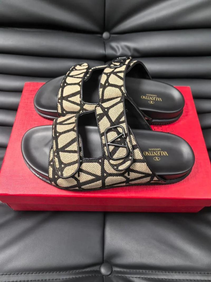 Valentino Slippers Durable 35777