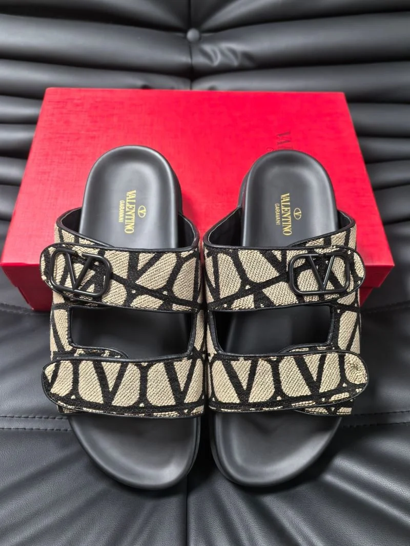 Valentino Slippers Durable 35777