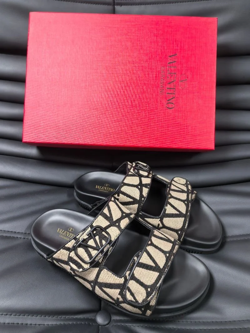 Valentino Slippers Durable 35777
