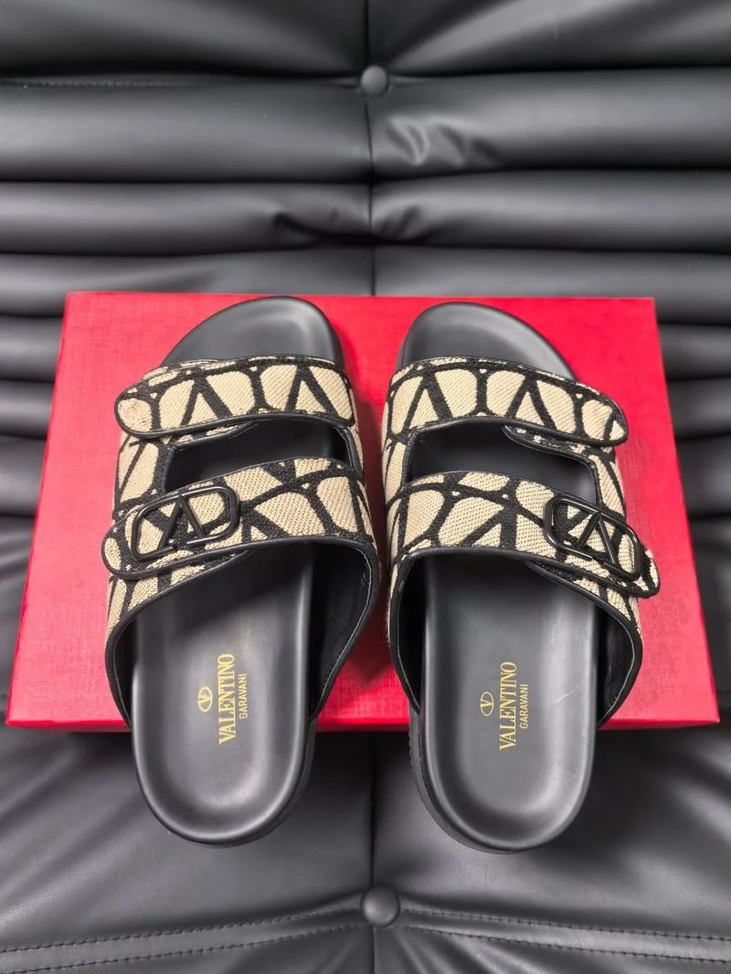 Valentino Slippers Durable 35777