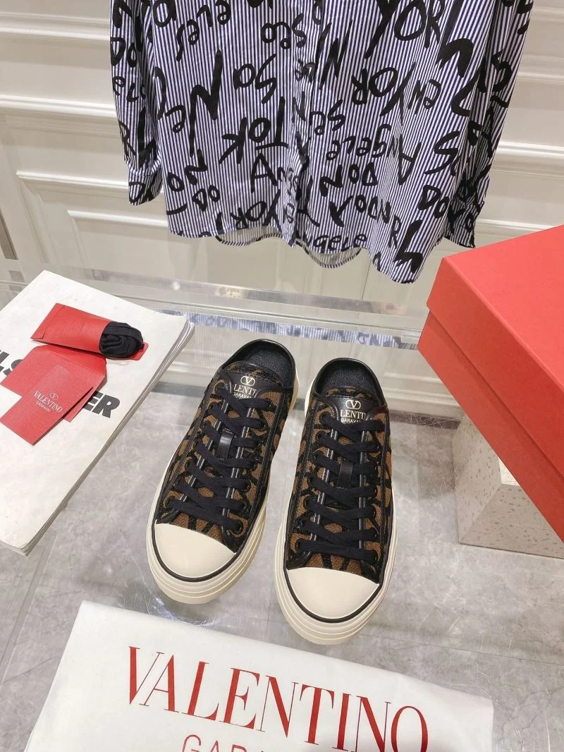 Breathable Valentino Slippers 36258