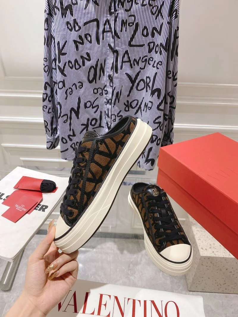 Breathable Valentino Slippers 36258