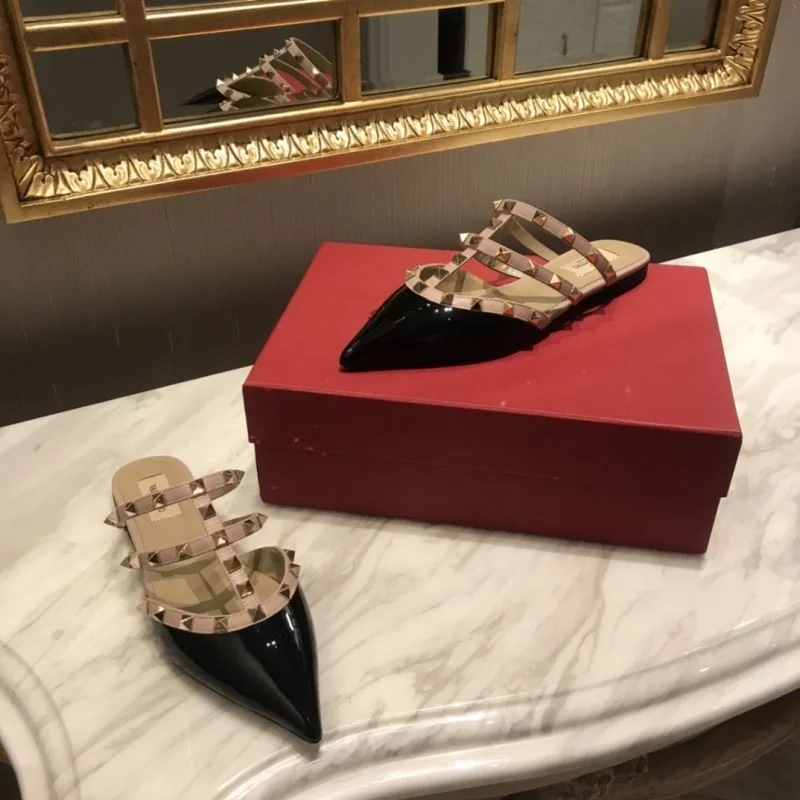 Classic Valentino Slippers 36571