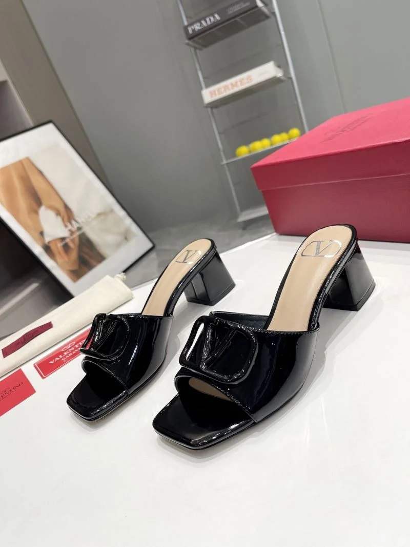 Resilient Valentino Slippers 36572