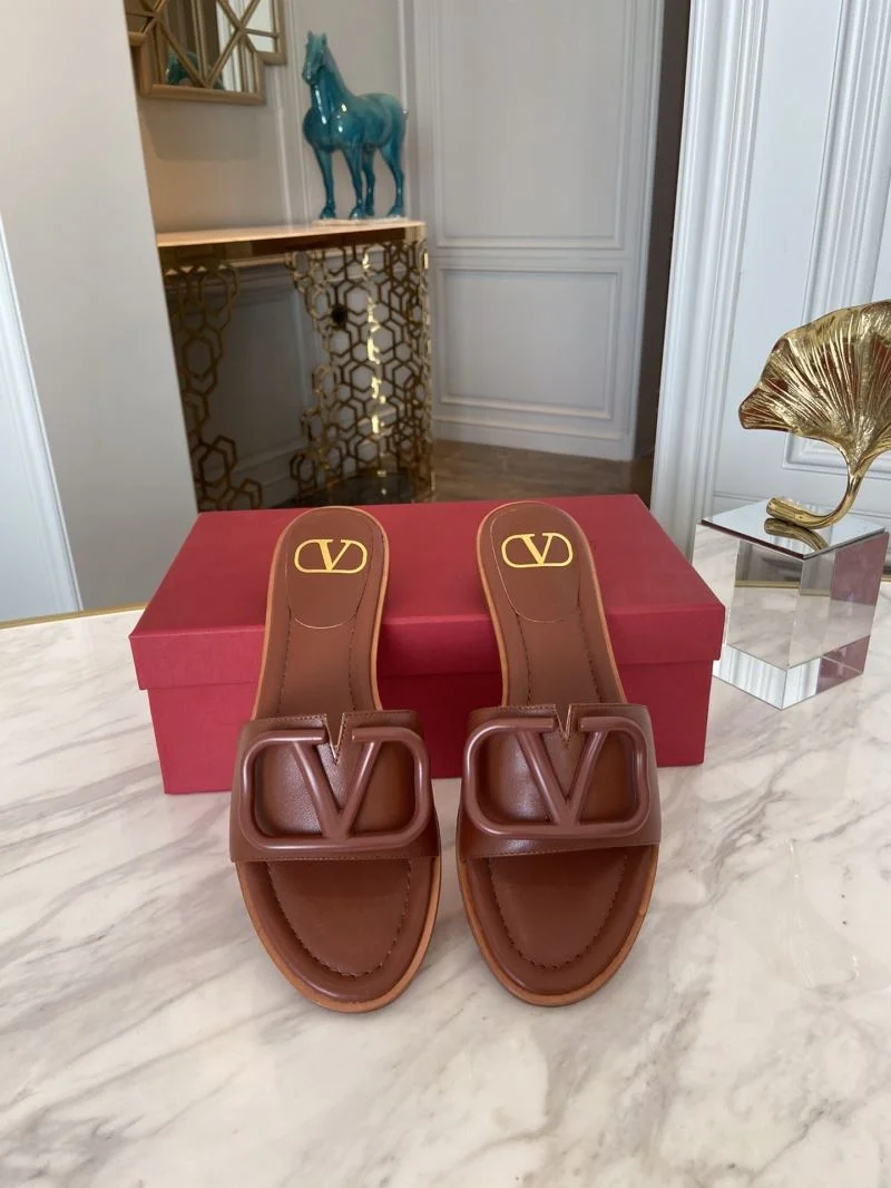 Sporty Valentino Slippers 36576