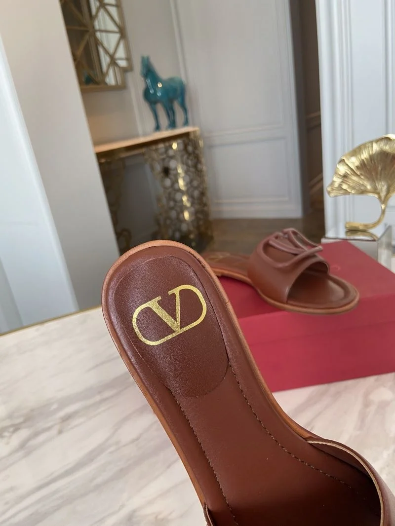 Sporty Valentino Slippers 36576