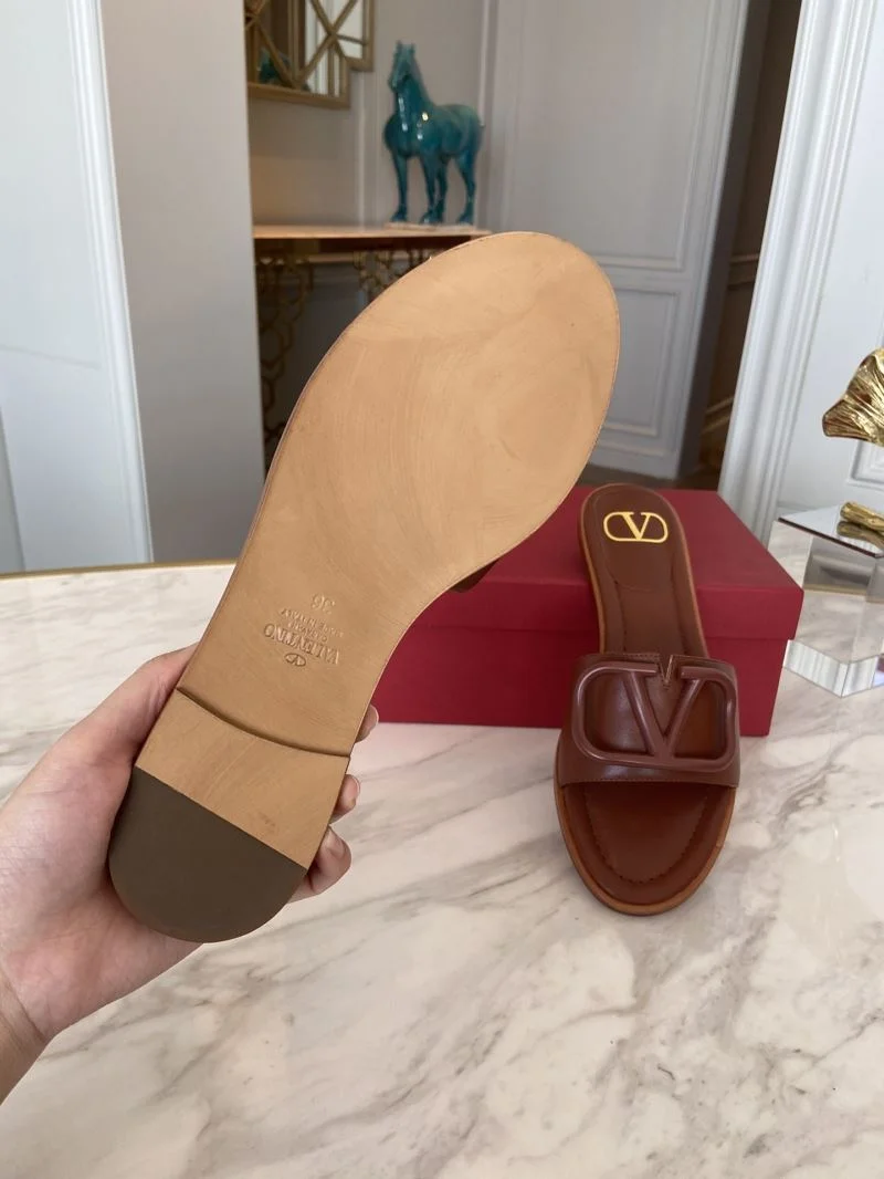 Sporty Valentino Slippers 36576
