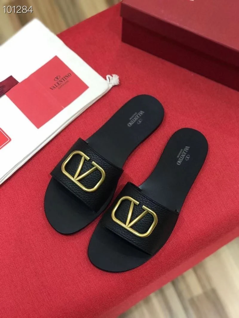 Minimalist Valentino Slippers 36565