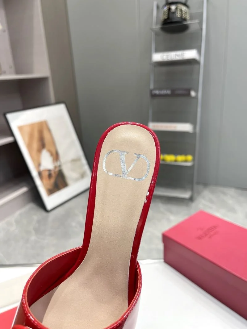 Lightweight Valentino Slippers 36557