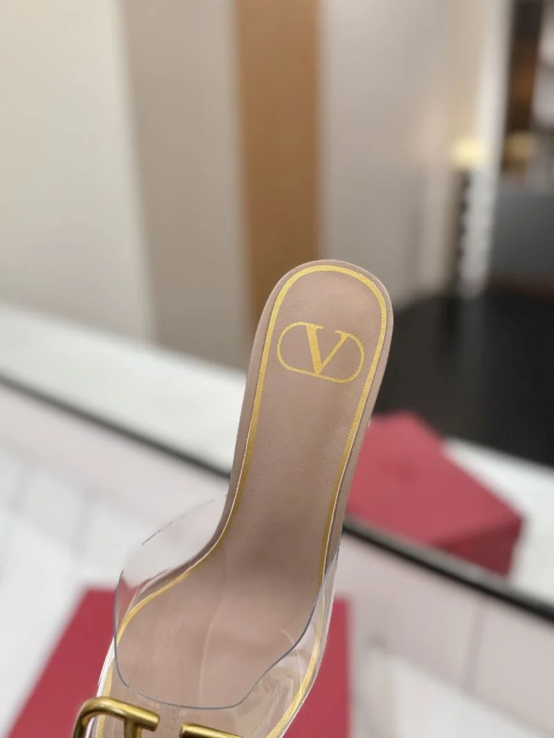 Cozy Valentino Slippers 36551