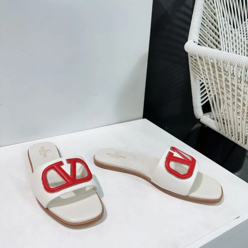 Stylish Valentino Slippers 36526