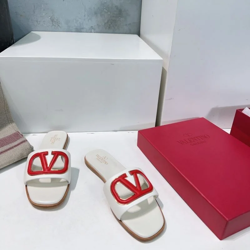 Stylish Valentino Slippers 36526